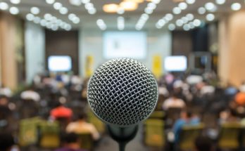 Latihan public speaking