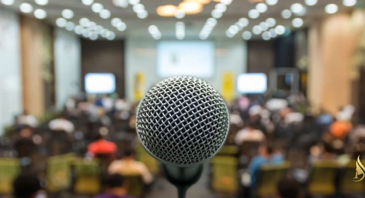 Latihan public speaking